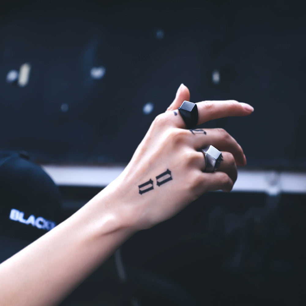 Minimalist geometric square diamond-shaped retro rings