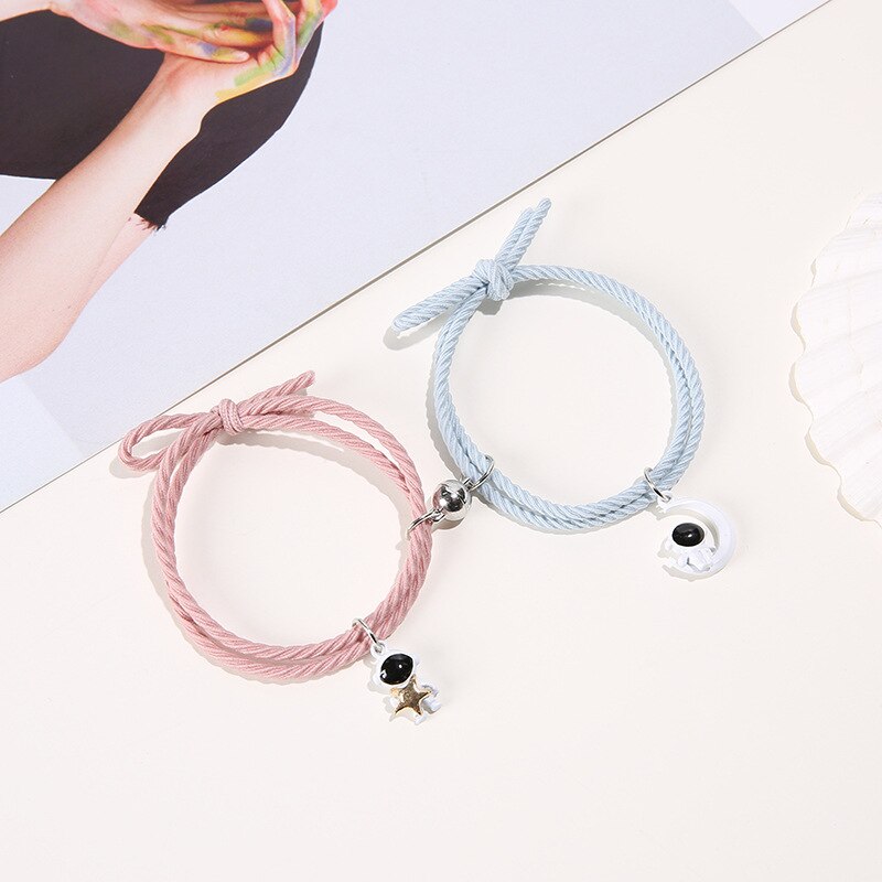 2Pcs/ Set Cartoon Magnetic Couple Bracelets with Moon Robots Pendant