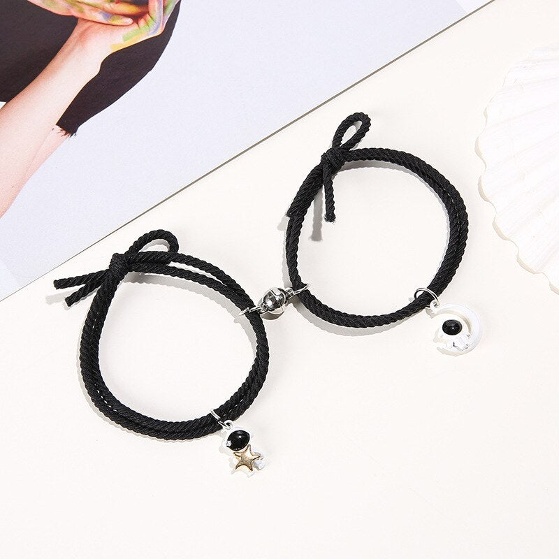2Pcs/ Set Cartoon Magnetic Couple Bracelets with Moon Robots Pendant