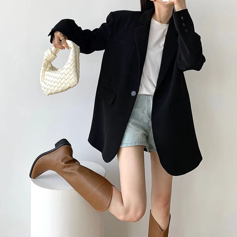 Fashionable small suit jacket for women