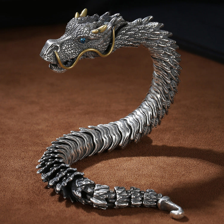 Retro and domineering black dragon bone bracelet