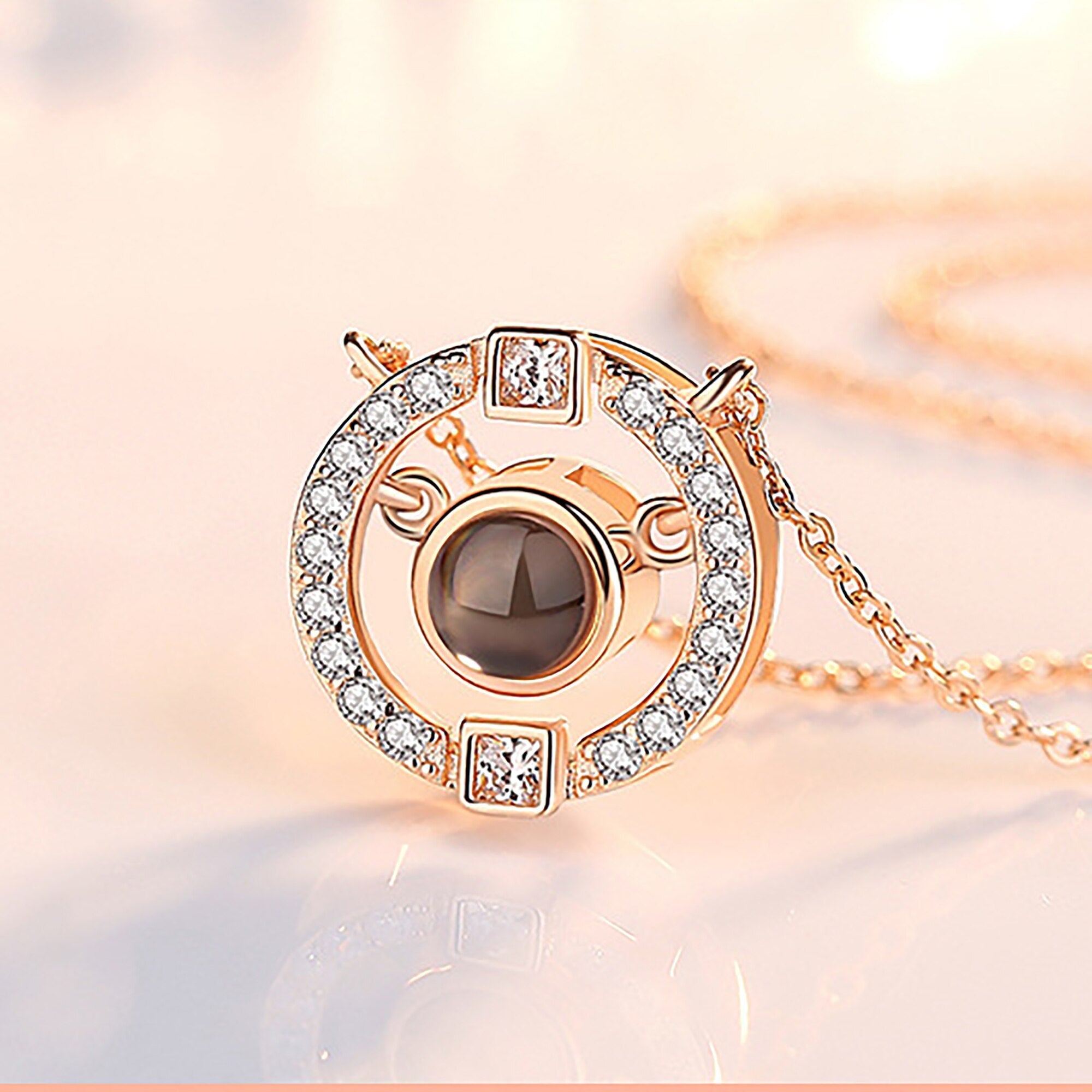 Customizable photo circle Projection Necklace Creative Pendant is a Commemorative Gift