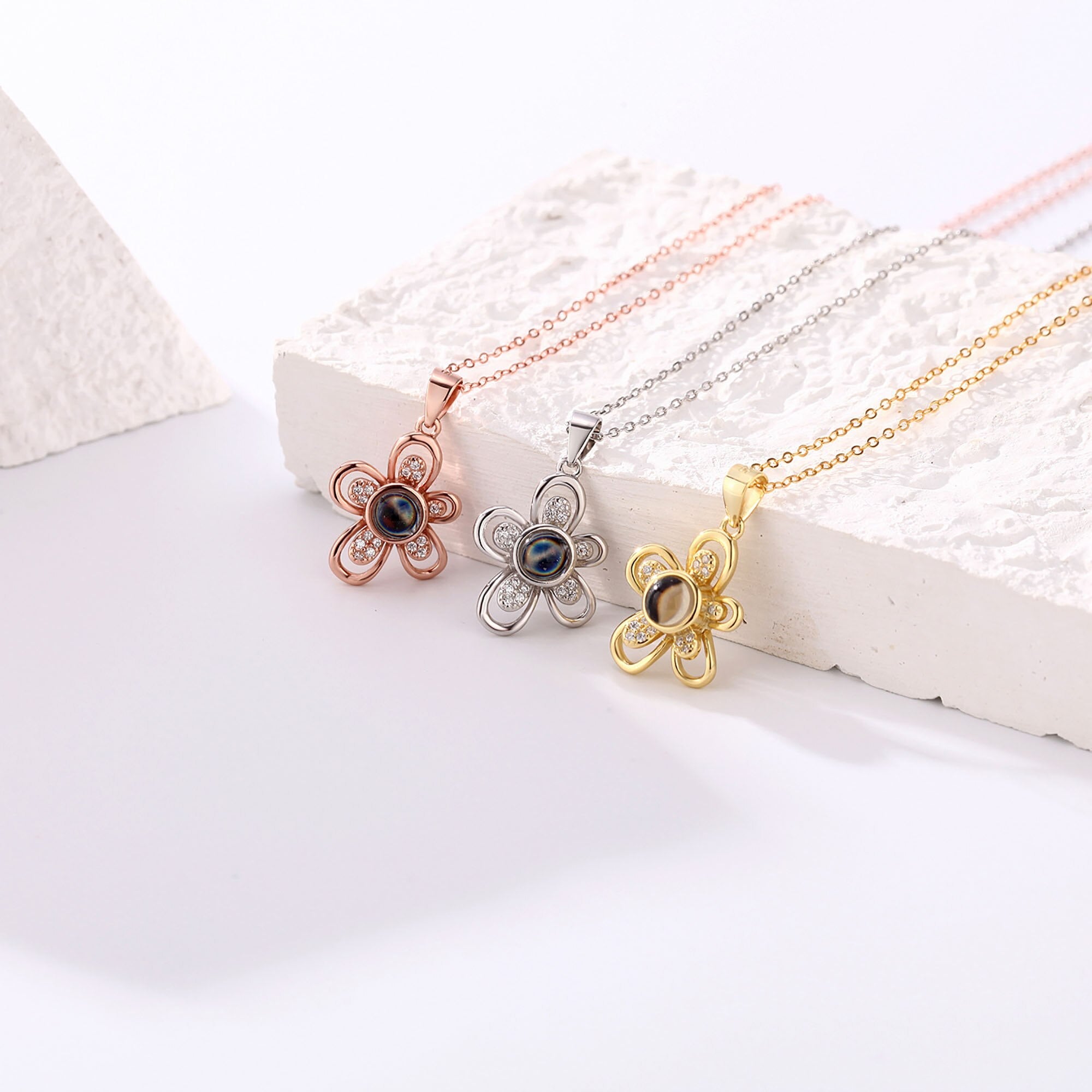 Flowers that can be customized for photos Projection Necklace Pendant Jewelry