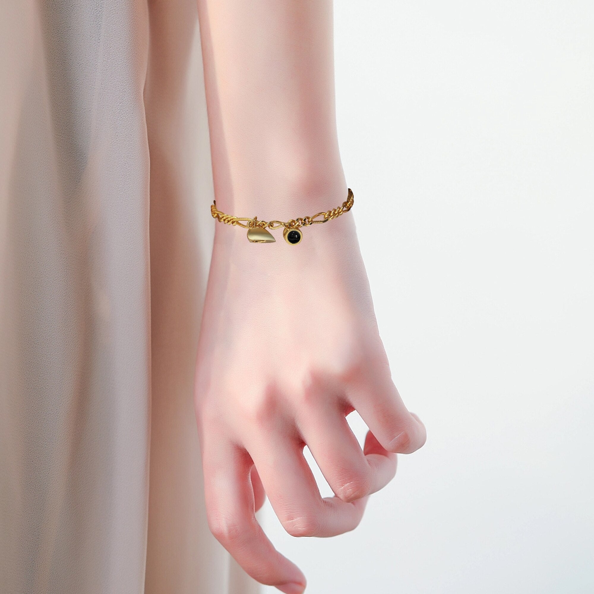 Customizable photo Projection Couple Bracelet Simple Projection Shake Bracelet