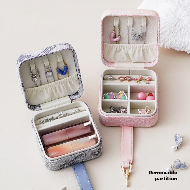 Retro embroidery portable jewelry box