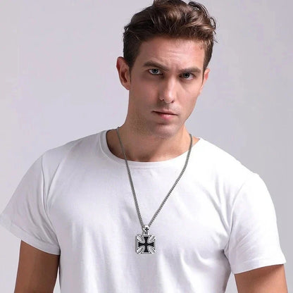 Retro Templar Cross Pendant Necklace