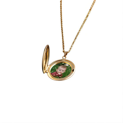 Wedding Gift For Couple Custom Color Photo Round Locket Necklaces Pendant