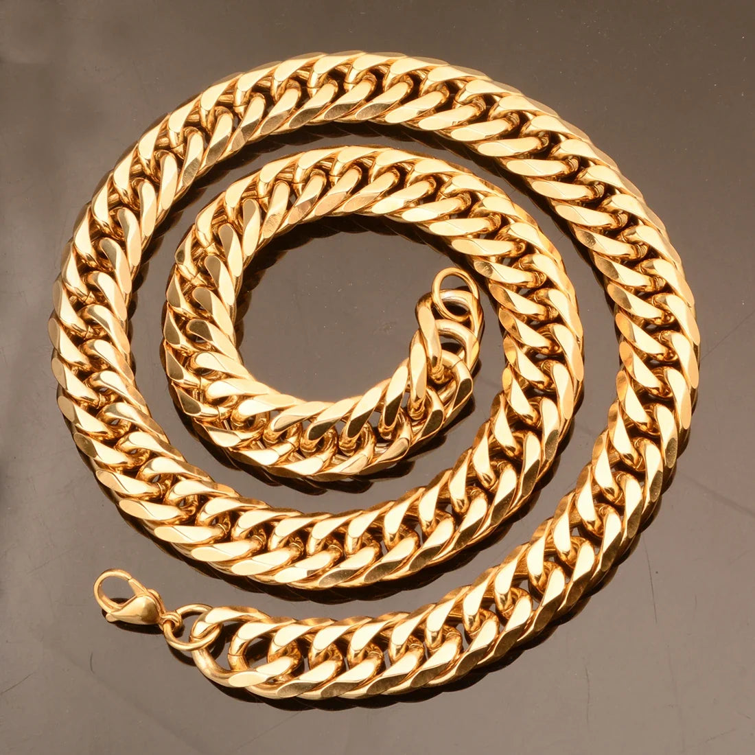 chunky gold necklace