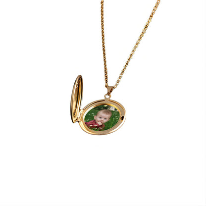 Wedding Gift For Couple Custom Color Photo Round Locket Necklaces Pendant