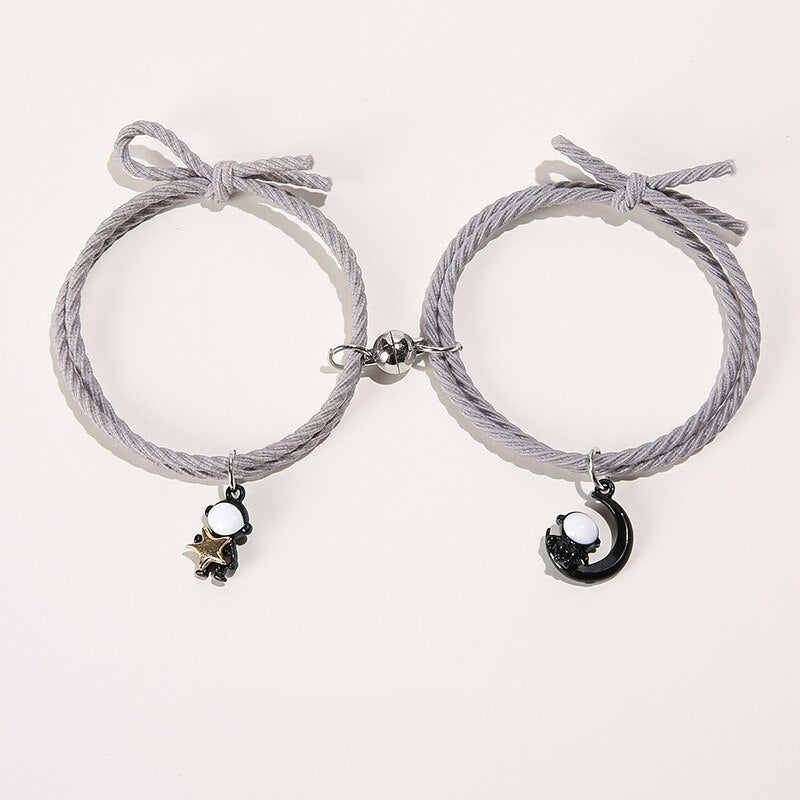 2Pcs/ Set Cartoon Magnetic Couple Bracelets with Moon Robots Pendant