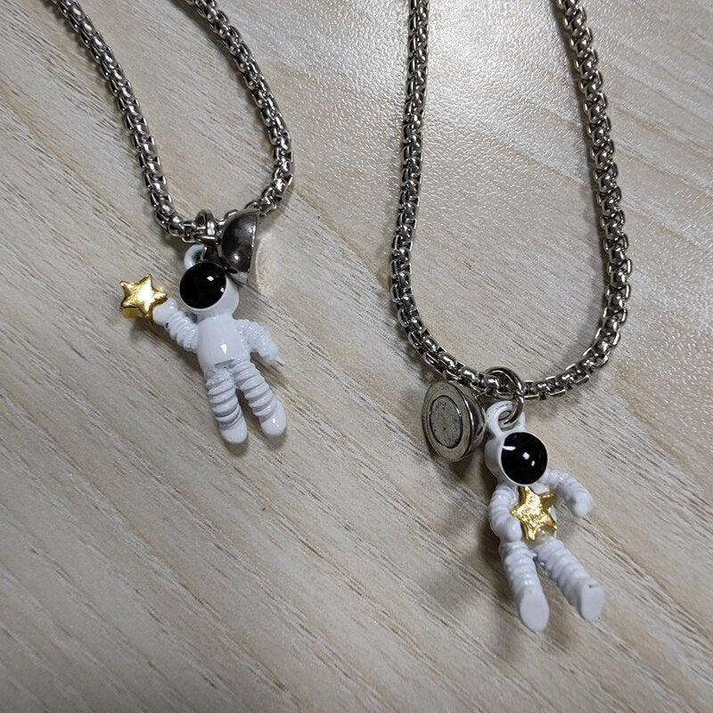 2Pcs Magnetic Couple Necklace Astronaut Pendant  Heart Star Choker Valentine&