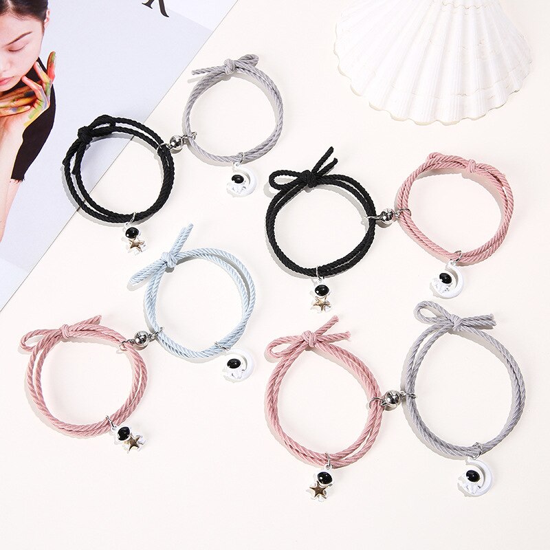 2Pcs/ Set Cartoon Magnetic Couple Bracelets with Moon Robots Pendant