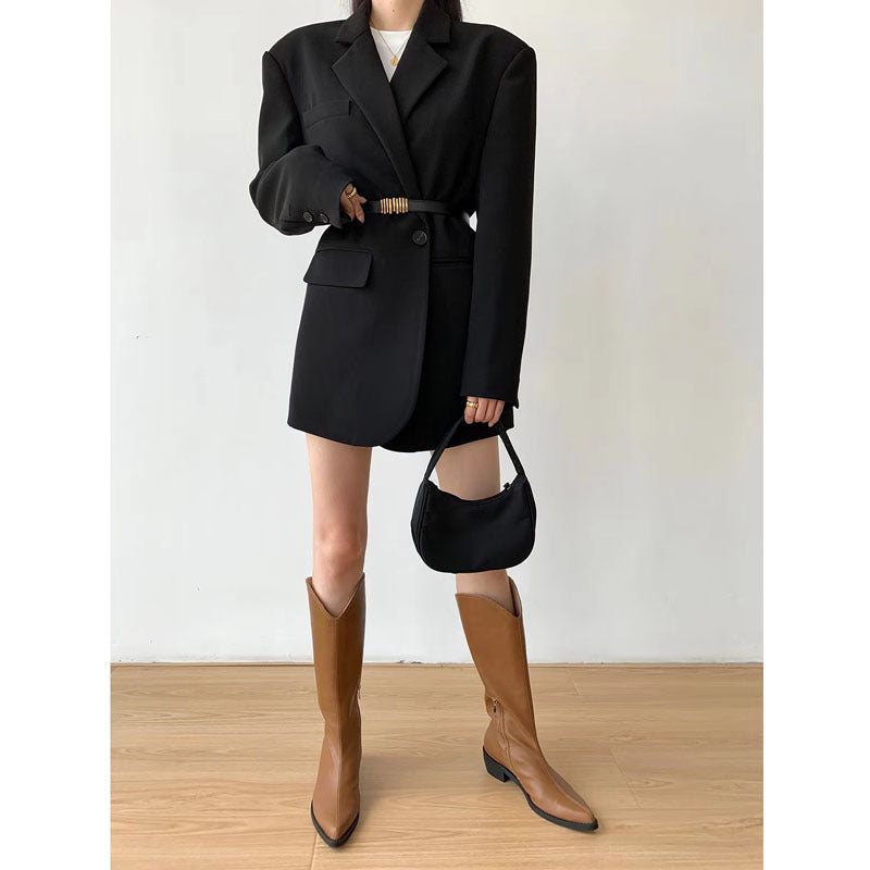 Fashionable small suit jacket for women