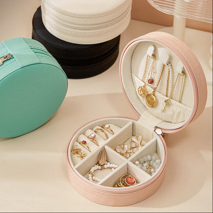 Round simple and compact jewelry Box