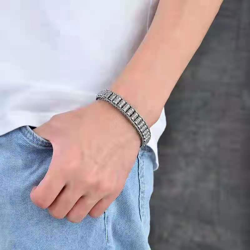 Six-character mantra roller bracelet
