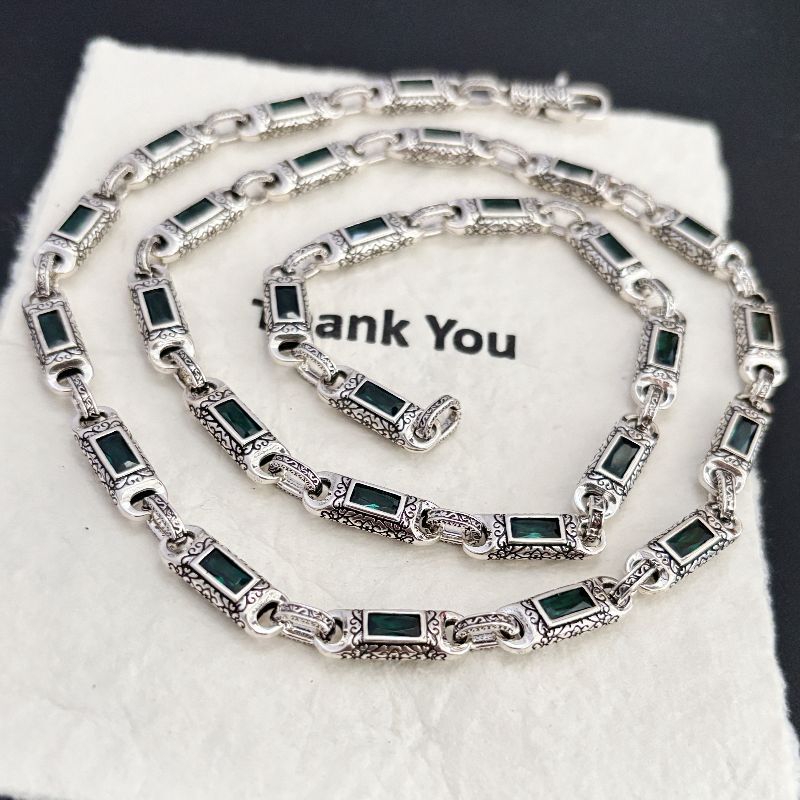 Tang pattern inlaid rectangular zircon necklace