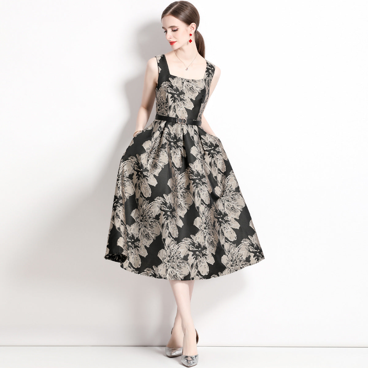 Summer sleeveless floral dress
