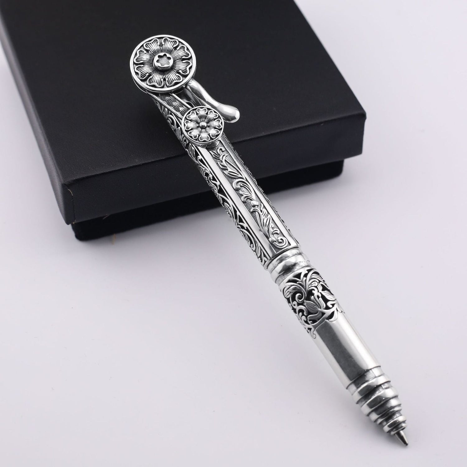 Hollow six-pointed star pattern gel pen