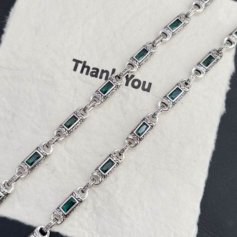 Tang pattern inlaid rectangular zircon necklace