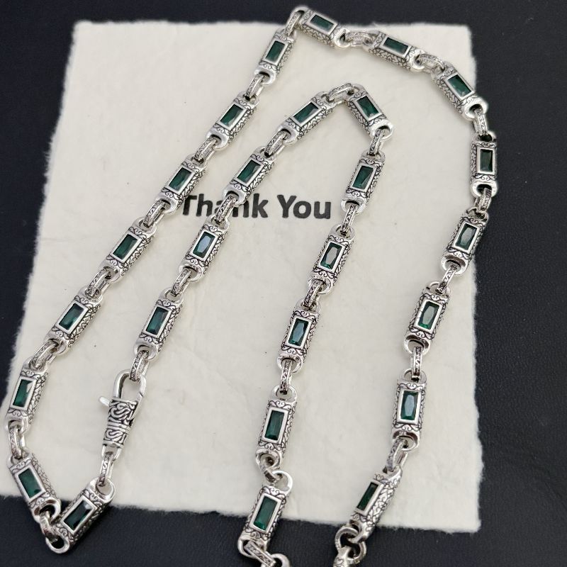 Tang pattern inlaid rectangular zircon necklace