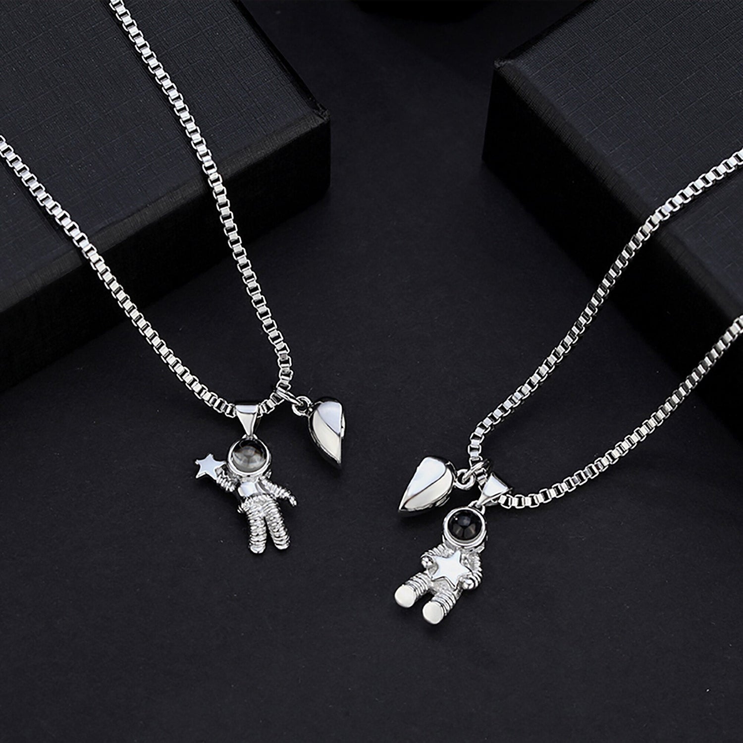 Customizable photo Creative Astronaut Pendant Couple Projection Necklace