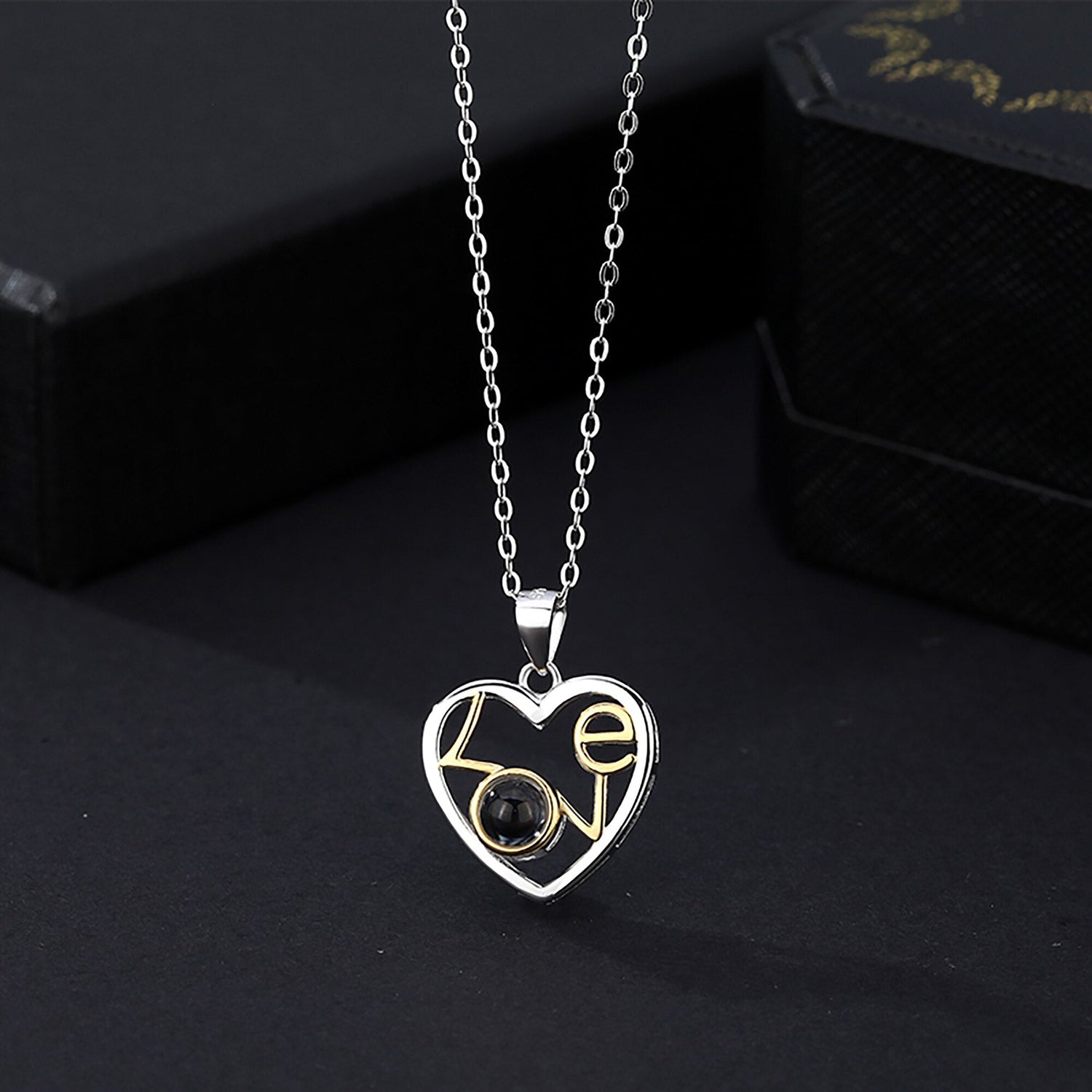 Customizable photo Necklace Round Heart Pendant Romantic Memory Projection Necklaces