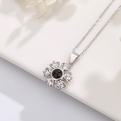 Snow projection necklace with customizable photos Projection Necklace