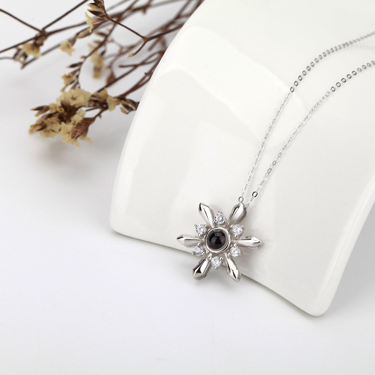 Snowflake Shaped Projection Necklace Photo Charming Jewelry Memorial Gifts