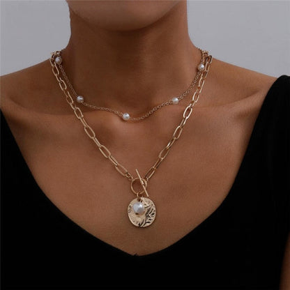 29 stylish Gold necklace on neck Gold chain Women&