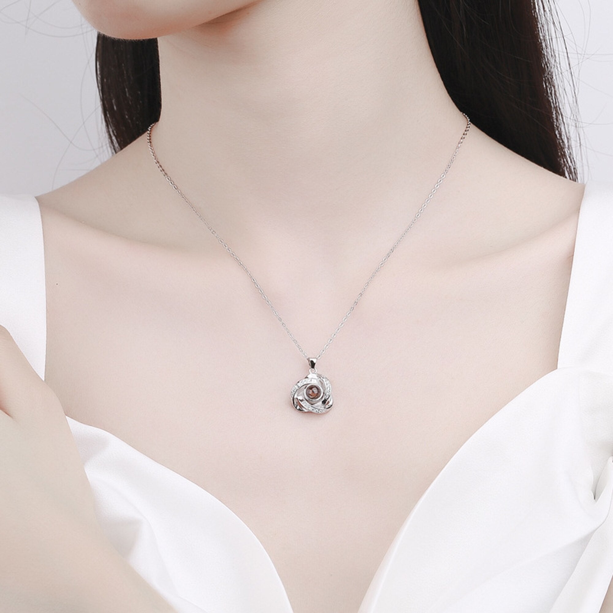 Customize Name Projection Photo Romantic Crystal Rose Necklace Gift